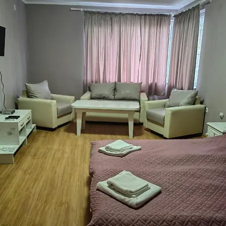 тримата мускетари Hotel