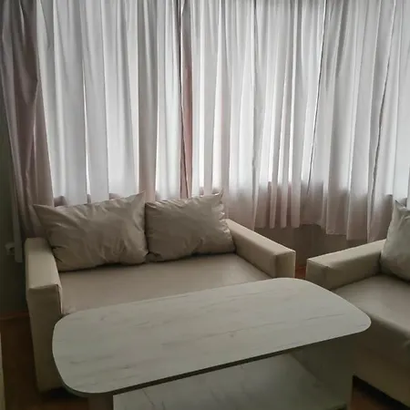 тримата мускетари Hotel *
