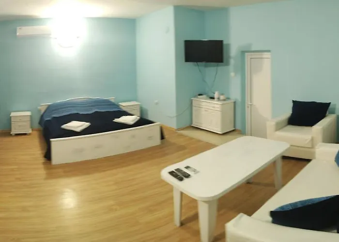 Hotel Хотел Тримата Мускетари *